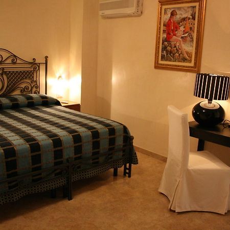 Dimora Storica "Casa Sicuro" Bed & Breakfast Martano Exterior foto