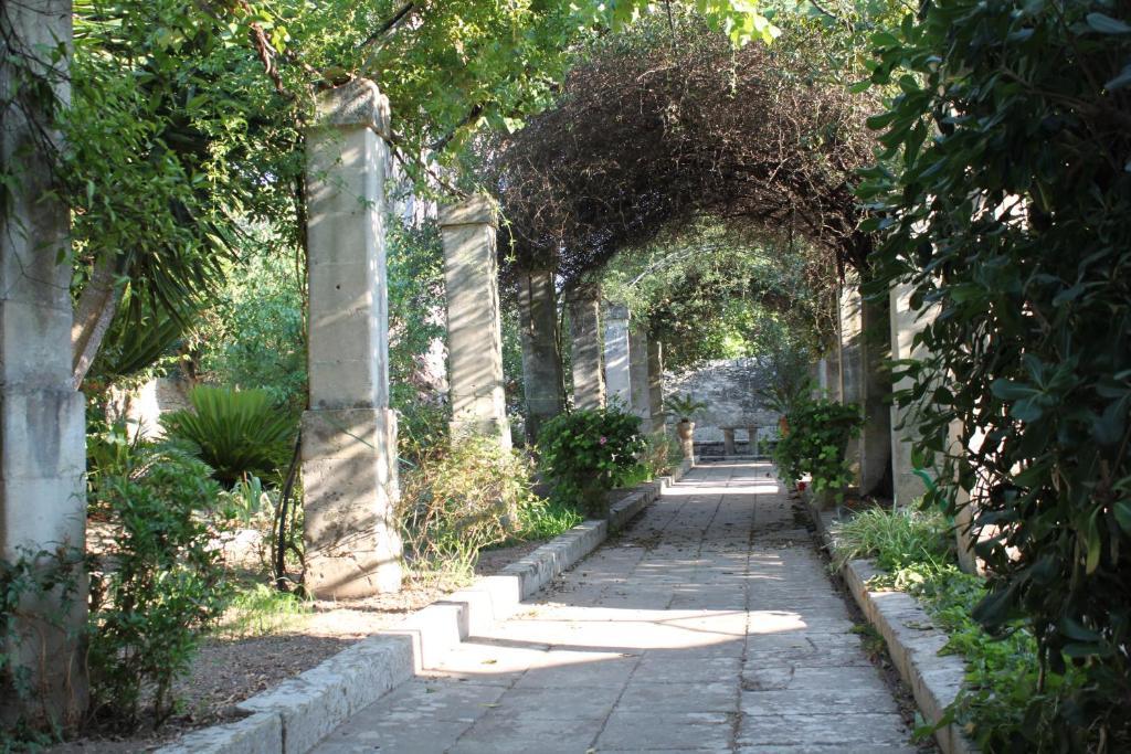 Dimora Storica "Casa Sicuro" Bed & Breakfast Martano Exterior foto