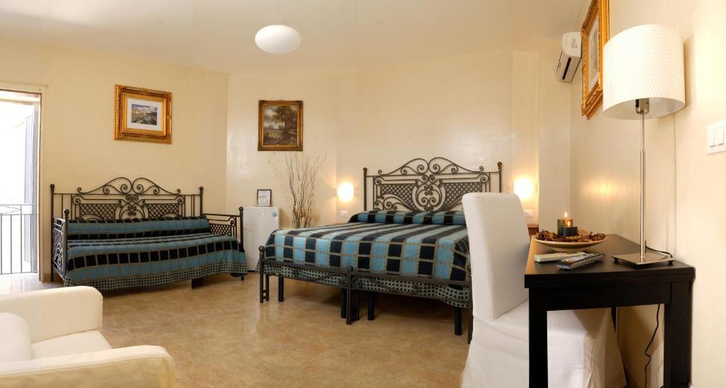 Dimora Storica "Casa Sicuro" Bed & Breakfast Martano Exterior foto