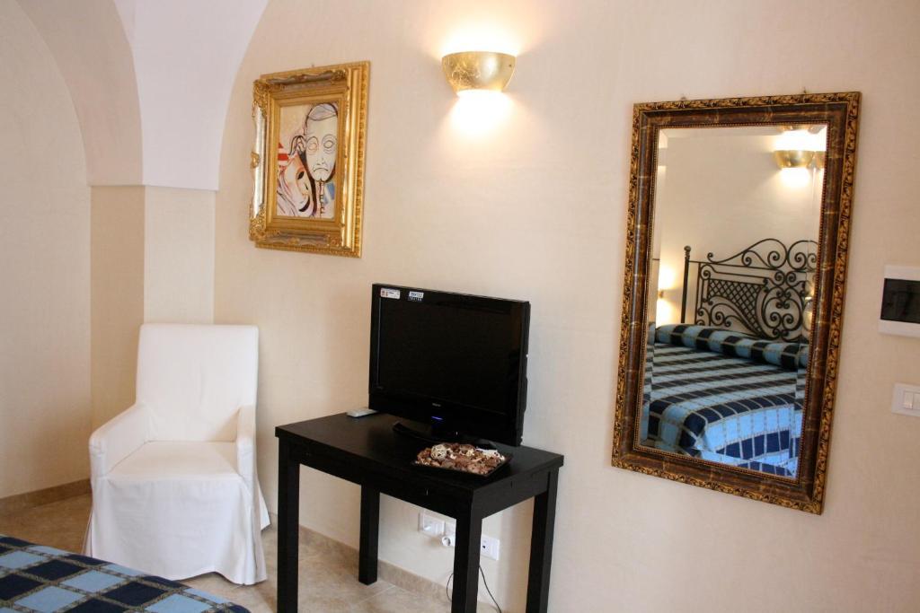 Dimora Storica "Casa Sicuro" Bed & Breakfast Martano Exterior foto