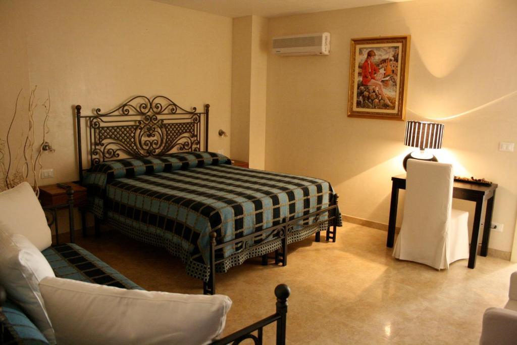 Dimora Storica "Casa Sicuro" Bed & Breakfast Martano Exterior foto